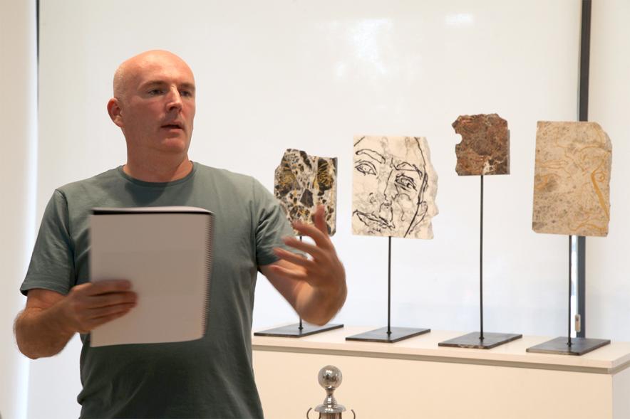 Inauguración exposición "Minería del alma" de Daniel O´Sullivan - El artista.