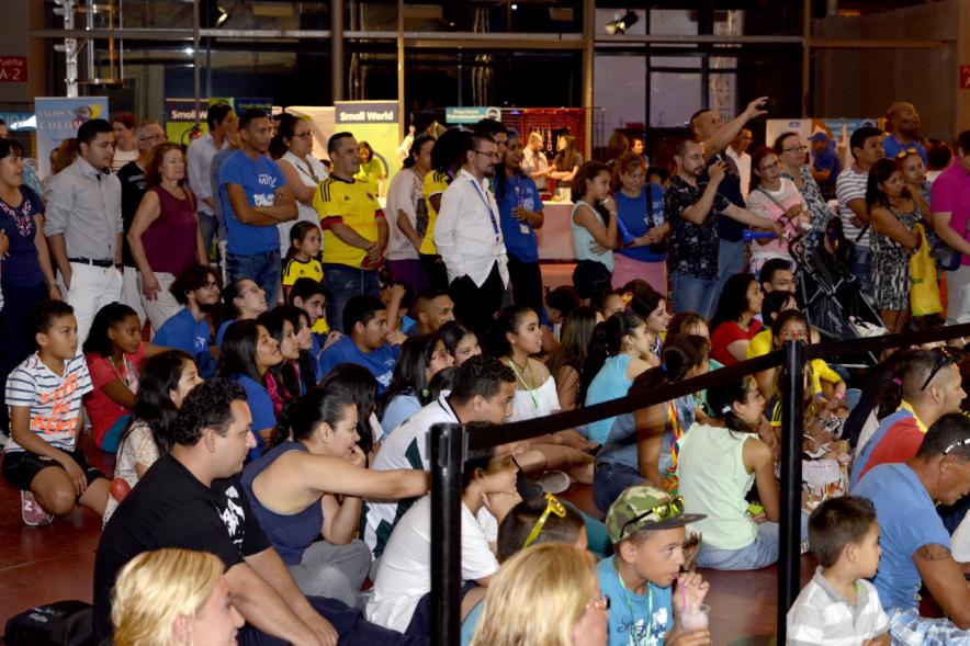 Festival Gastronómico y Cultural - Sabor a Colombia - Imagen del público asistente.