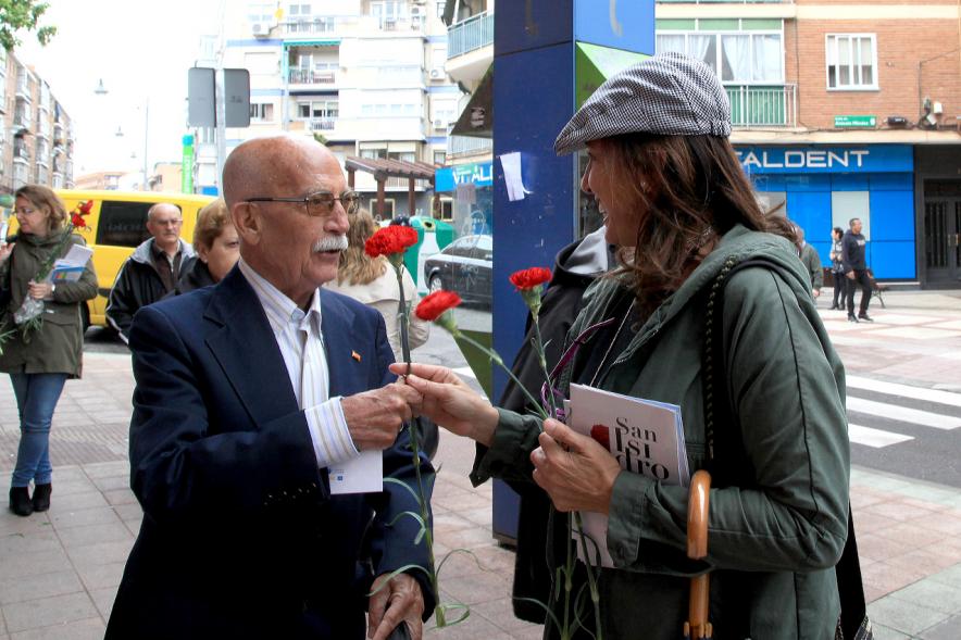 Reparto de Claveles y Revista de San Isidro 2016 - 118995