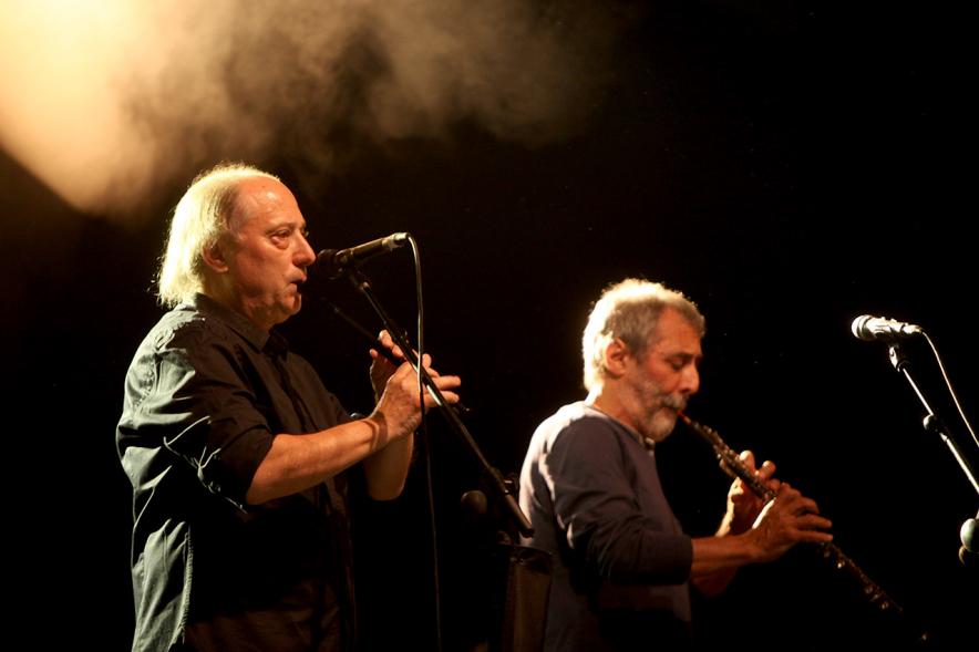 Noche de San Juan 2016 - Imagen de un grupo musical en el escenario.