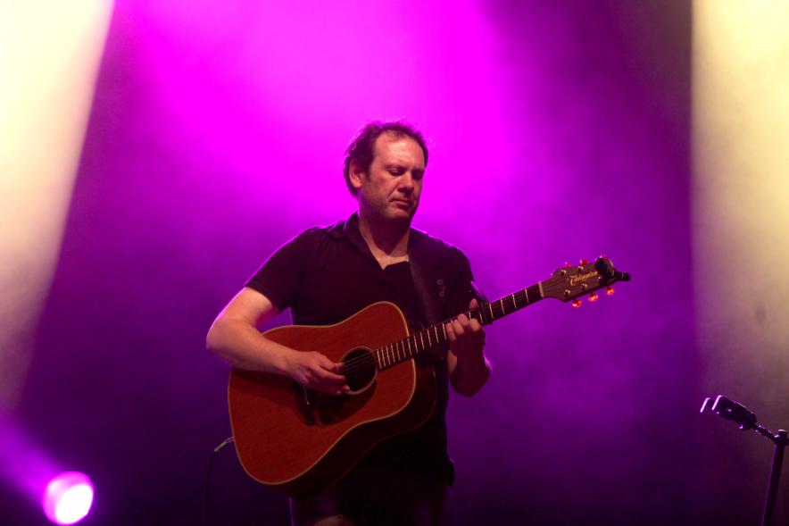 Noche de San Juan 2016 - Imagen músico en el escenario.