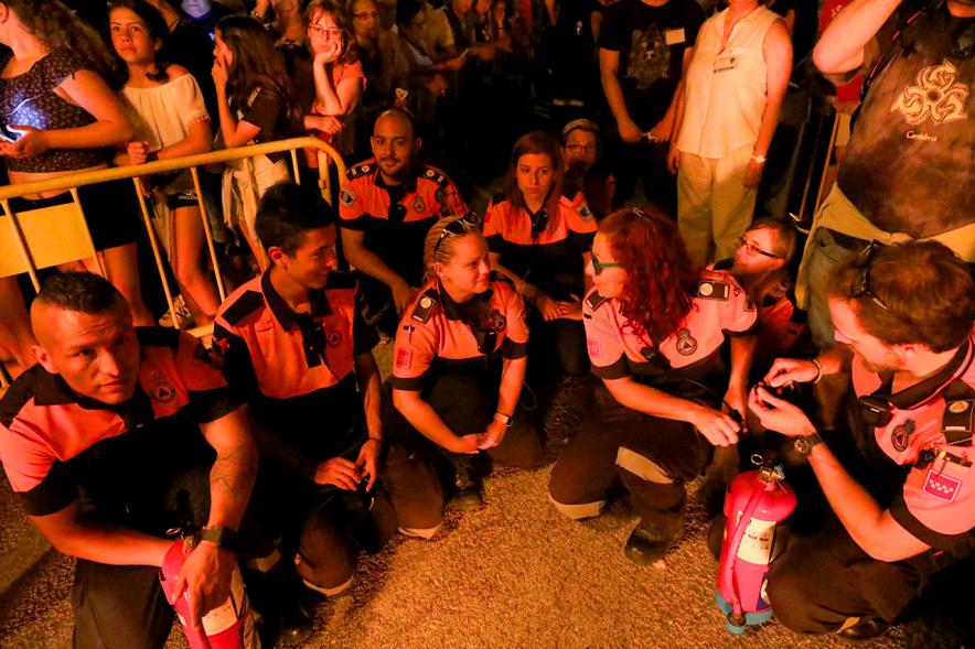 Noche de San Juan 2018 - Actividades y Hoguera de San Juan - Imagen de los miembros de Protección Civil.