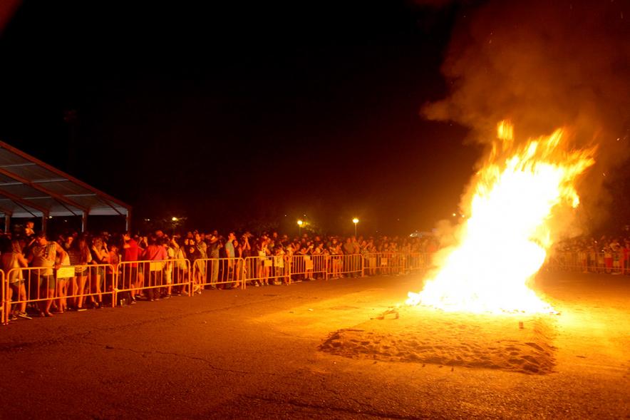Noche de San Juan 2016 - Imagen de la hoguera de San Juan.