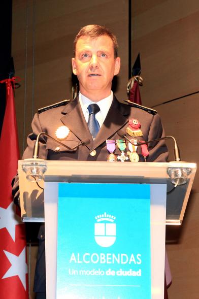 Festividad de San Juan de la Policía Local - Imagen de una persona dando un discurso.