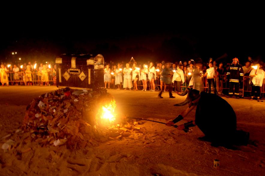 Noche de San Juan 2016 - Imagen de la hoguera de San Juan.