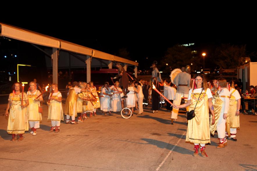 Noche de San Juan 2016 - Participantes en el desfile.