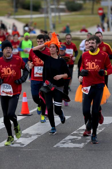 San Silvestre 2017 - Imagen de corredores disfrazados en un momento de la carrera.