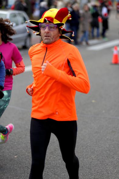San Silvestre 2017 - Imagen de un  corredor disfrazado en un momento de la carrera.