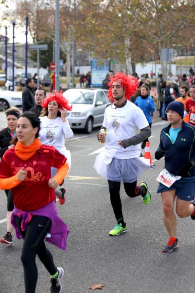 San Silvestre 2017 - Imagen de corredores disfrazados en un momento de la carrera.