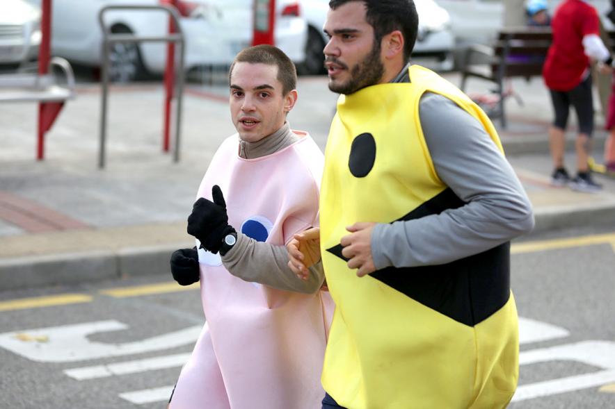 San Silvestre 2017 - Imagen de corredores disfrazados en un momento de la carrera.