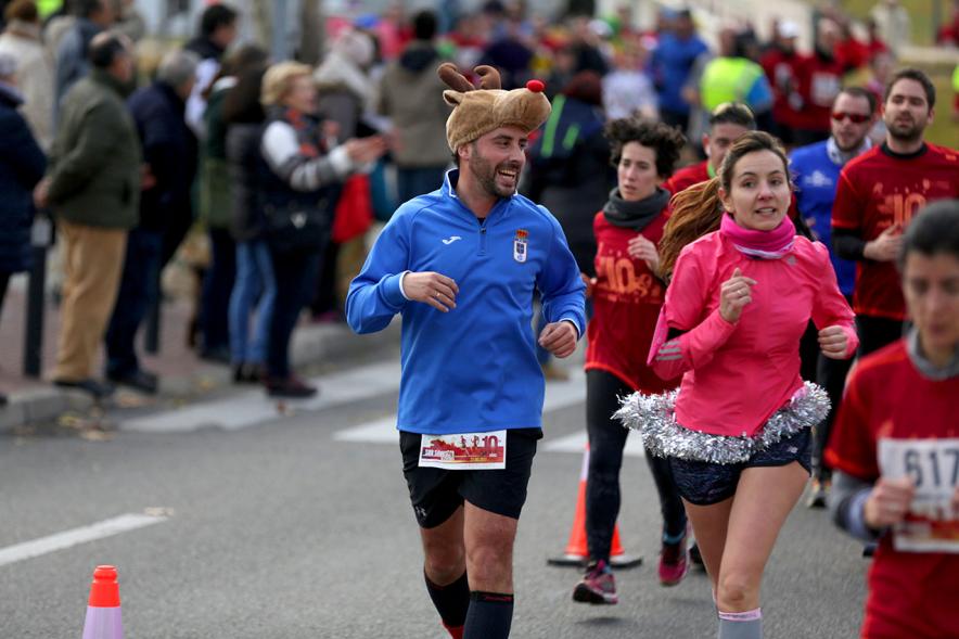 San Silvestre 2017 - Imagen de corredores disfrazados en un momento de la carrera.