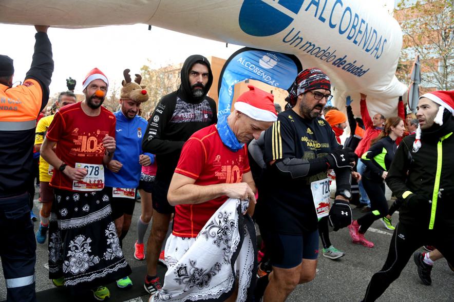 San Silvestre 2017 -  Imagen de corredores disfrazados a la salida de la carrera.
