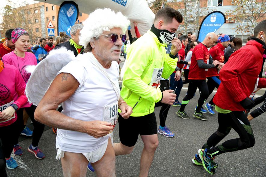 San Silvestre 2017 -  Imagen de corredores disfrazados a la salida de la carrera.