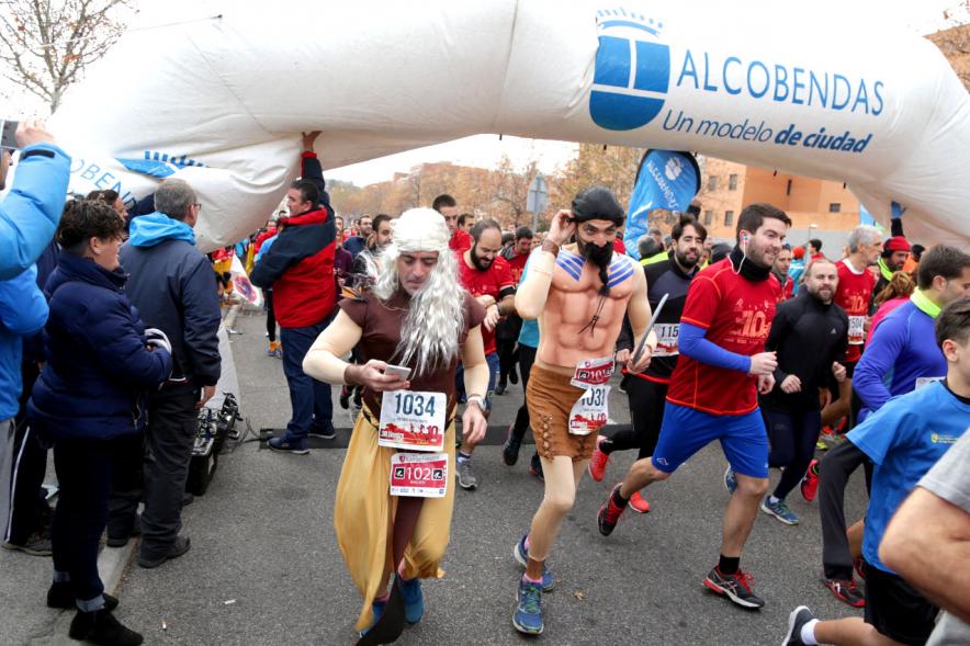 San Silvestre 2017 -  Imagen de corredores disfrazados a la salida de la carrera.