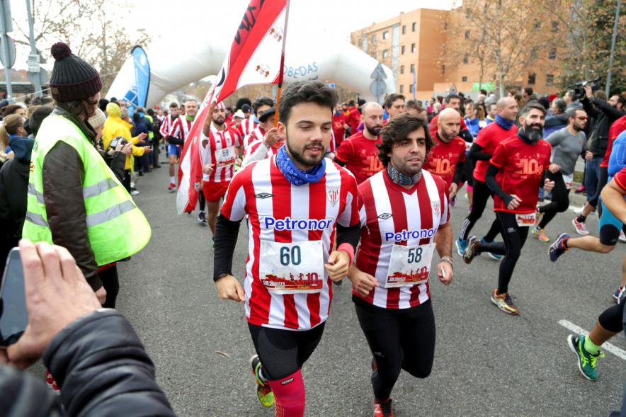 San Silvestre 2017 -  Imagen de corredores disfrazados a la salida de la carrera.