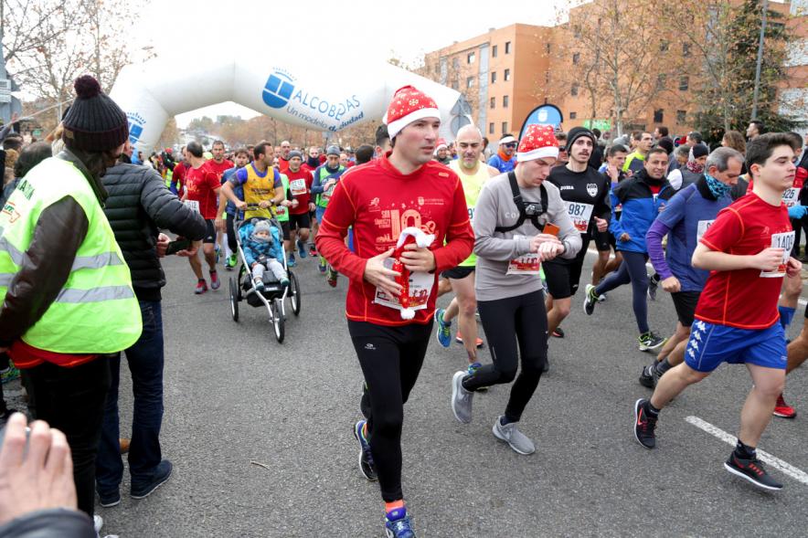 San Silvestre 2017 - Imagen de corredores a la salida de la carrera.