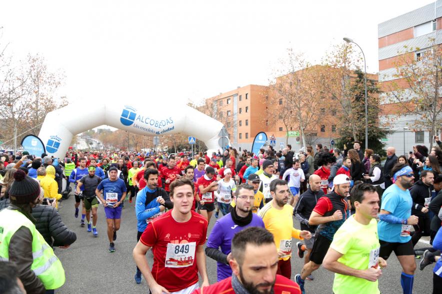 San Silvestre 2017 - Imagen de corredores a la salida de la carrera.
