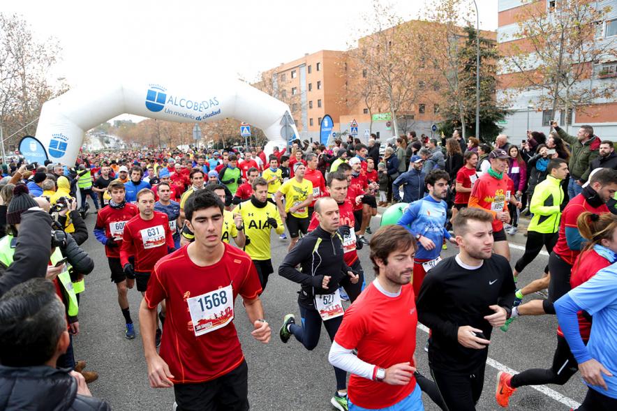 San Silvestre 2017 - Imagen de corredores a la salida de la carrera.