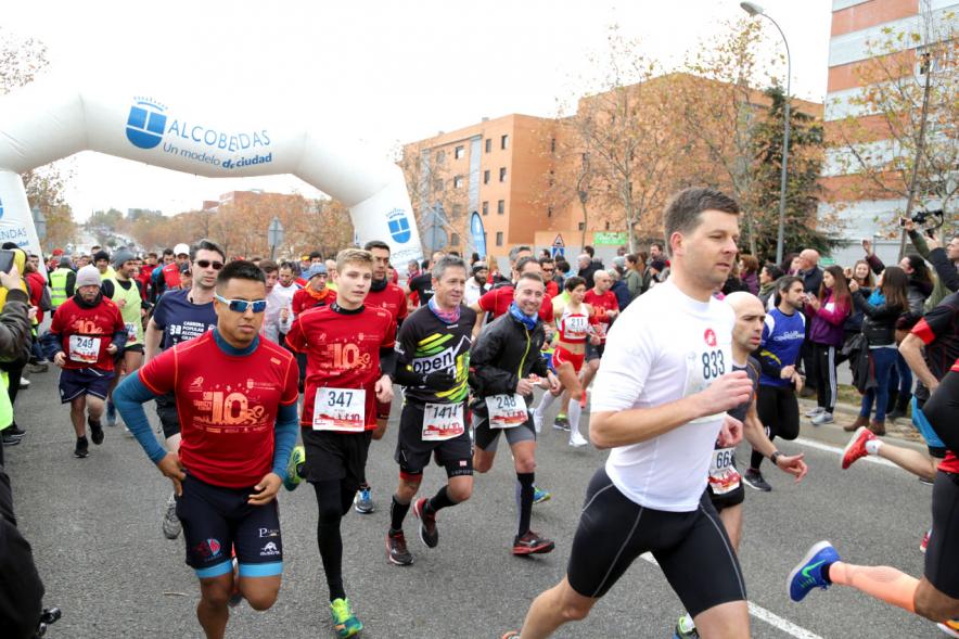 San Silvestre 2017 - Imagen de corredores a la salida de la carrera.