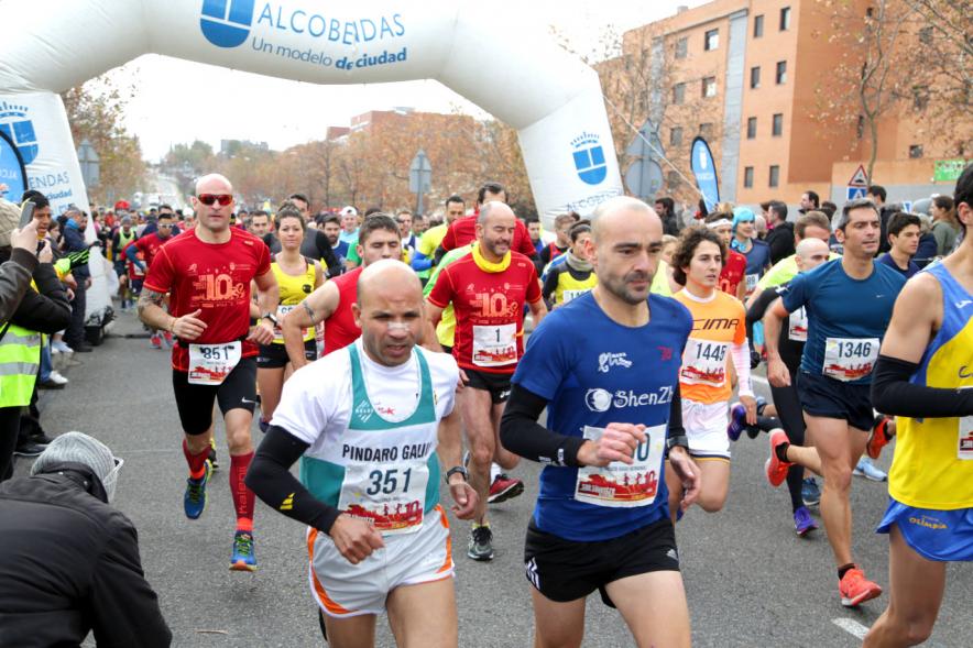 San Silvestre 2017 - Imagen de corredores a la salida de la carrera.