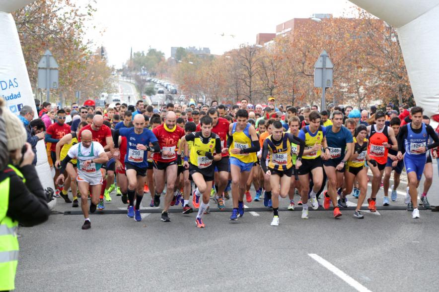 San Silvestre 2017 - Imagen de corredores a la salida de la carrera.