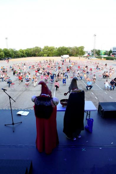 Evento visto desde detrás del escenario