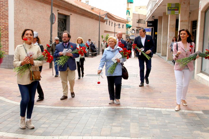 Delegación municipal durante la visita