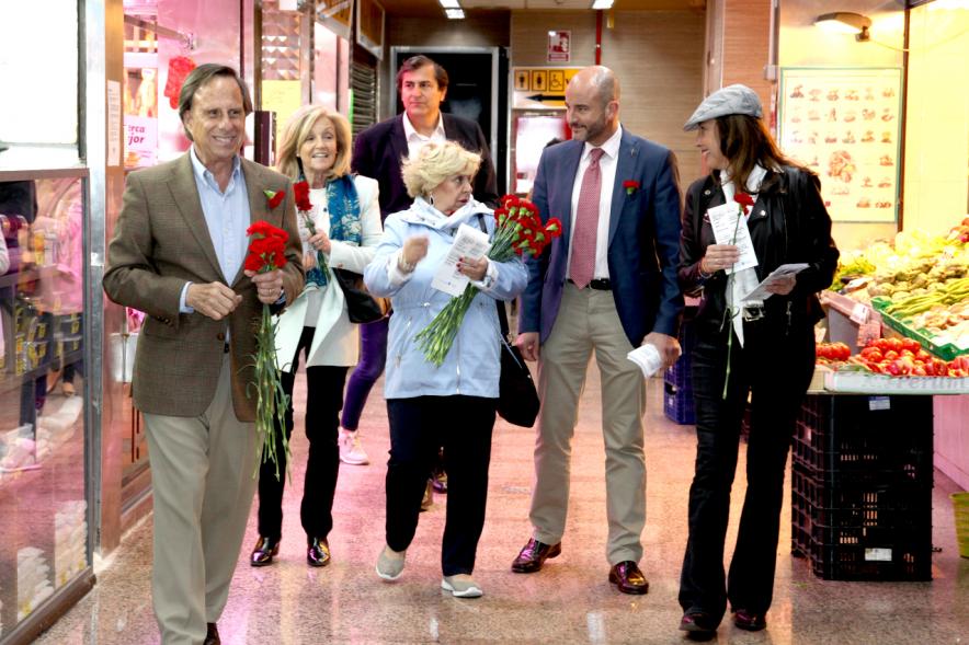 Delegación municipal durante la visita