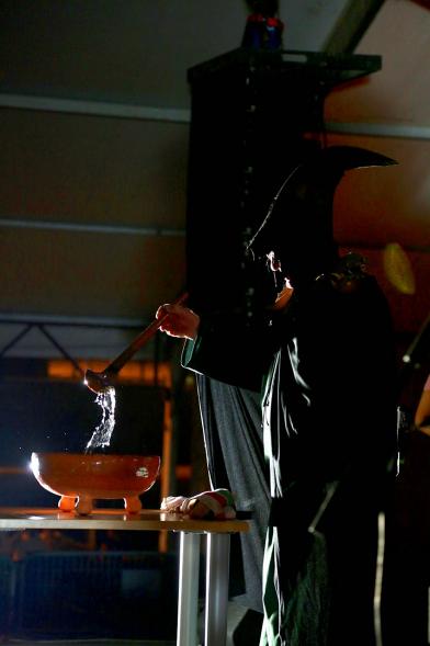 Conjuros durante la queimada. Noche de San Juan 2019