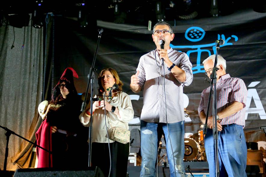Alcalde Rafael Sánchez y autoridades en la presentación de la Noche de San Juan 2019