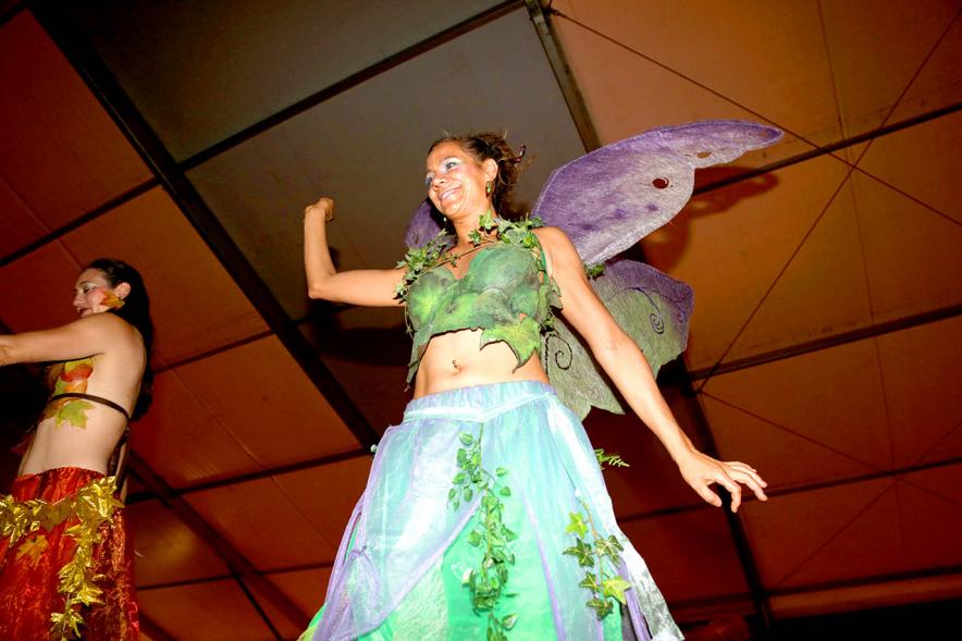 Baile representando el solsticio. Noche de San Juan 2019 