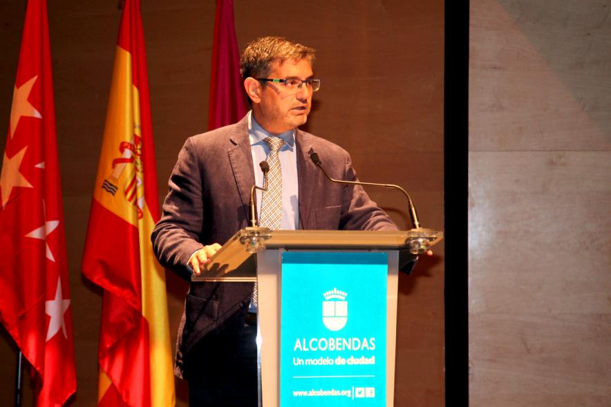 Alcalde Sánchez Acera durante discurso