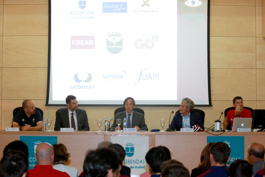 Alcalde García De Vinuesa durante discurso