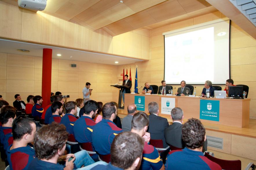Alcalde García De Vinuesa durante discurso