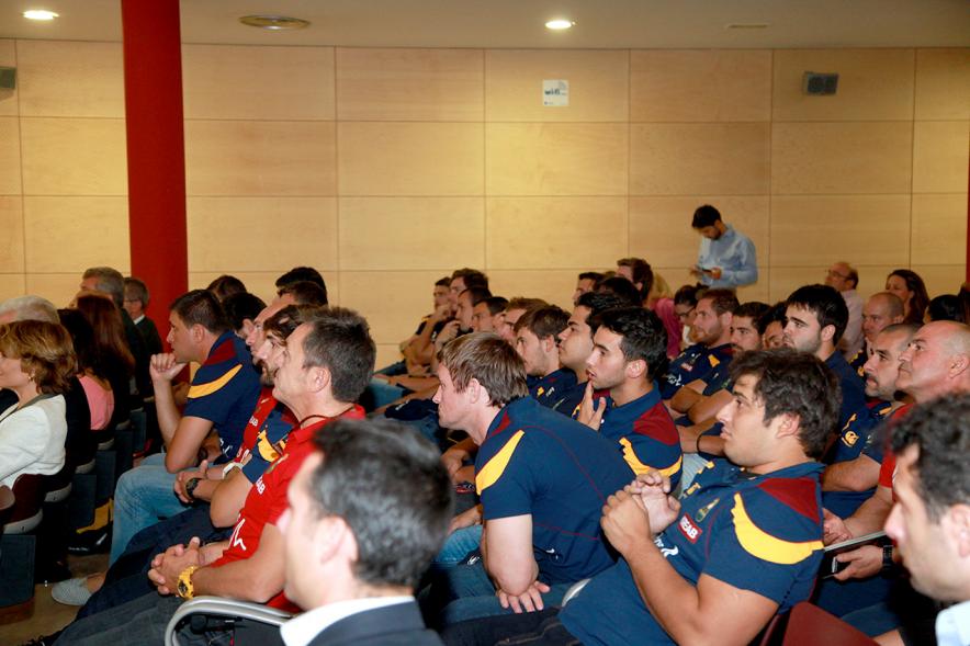 Asistentes de los equipos patrocinados