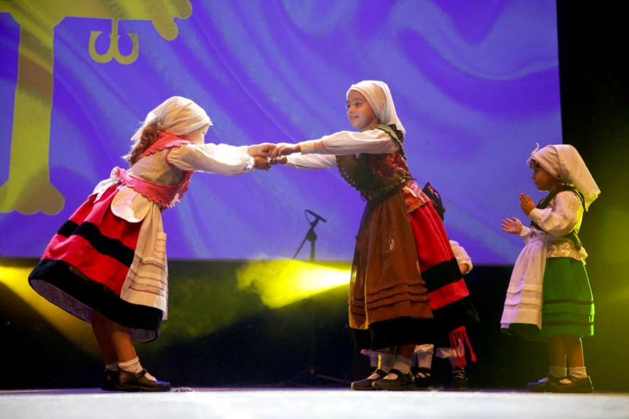 Fiesta de la Santina 2019. Niños actuando en el evento. 