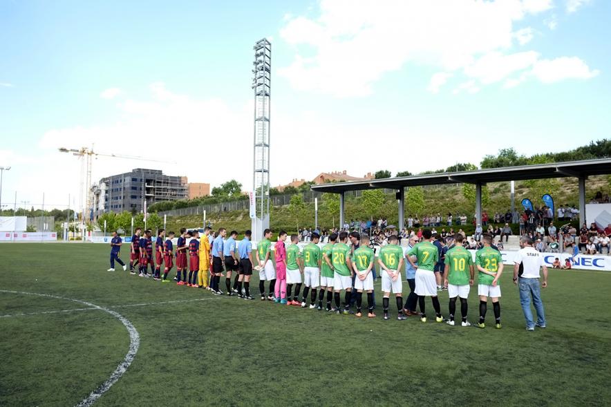 Saque de Honor de Mario Suárez en Torneo Memorial Luis Aragonés - Equipos de futbol participantes en el torneo.