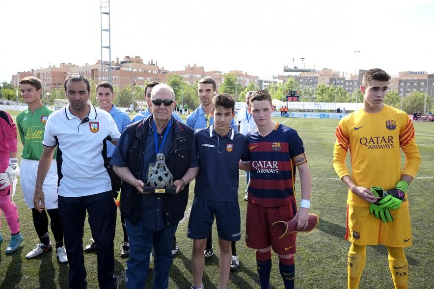 Saque de Honor de Mario Suárez en Torneo Memorial Luis Aragonés - Equipos de futbol participantes en el torneo.