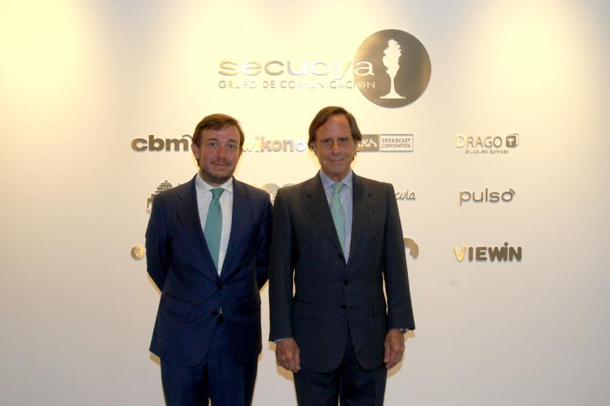 Visita a la Empresa Secuoya -  El alcalde y el director.