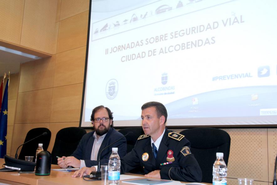Segundas Jornadas sobre Seguridad Vial - Imagen de autoridades en la mesa presidencial.