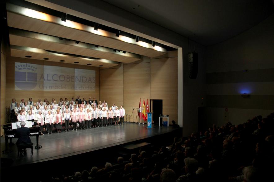 Semana del Mayor 2016 - Inauguración Semana del Mayor 2016 - Imagen de la actuación de la coral.