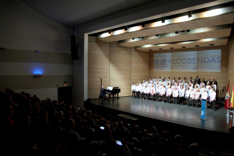 Semana del Mayor 2016 - Inauguración Semana del Mayor 2016 - Imagen de la actuación de la coral.