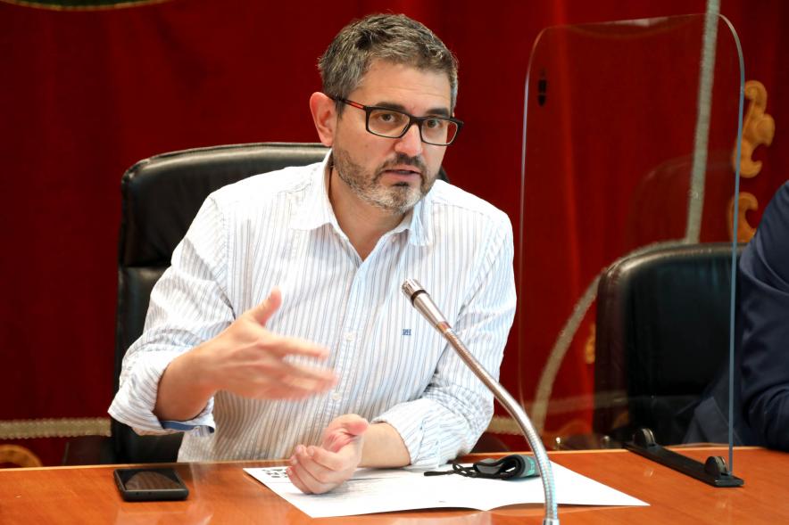 Alcalde Sánchez Acera durante discurso