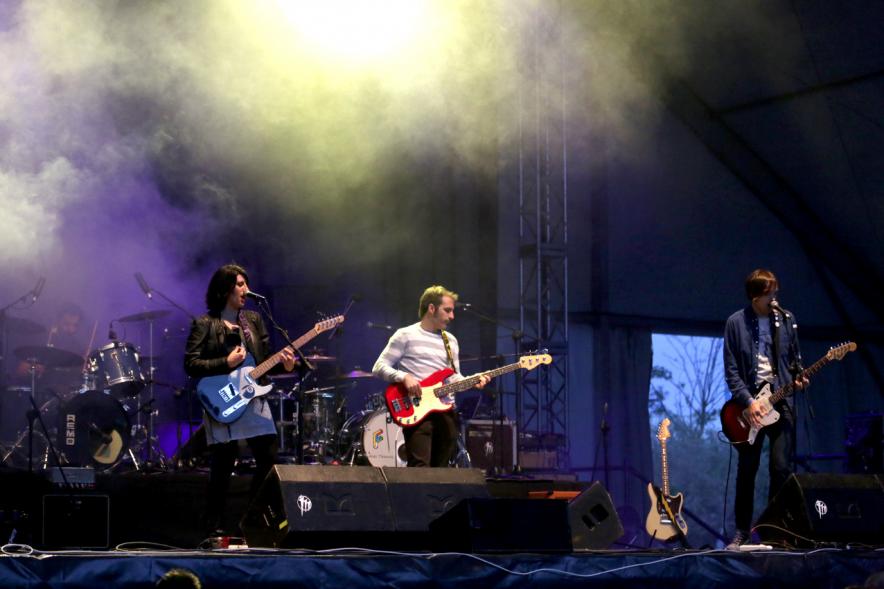 Miembros de la banda en un momento del concierto