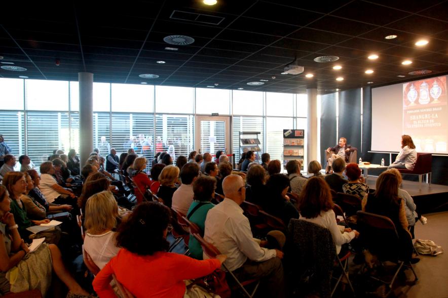 Presentación del Libro Shangri-la de Fernando Sánchez Dragó - Imagen del público asistente.