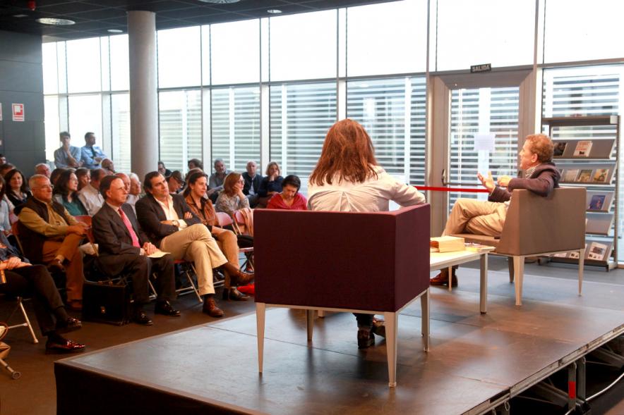 Presentación del Libro Shangri-la de Fernando Sánchez Dragó - Imagen de un momento de la presentación del libro.