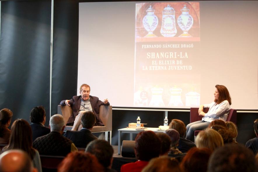 Presentación del Libro Shangri-la de Fernando Sánchez Dragó - Imagen de un momento de la presentación del libro.
