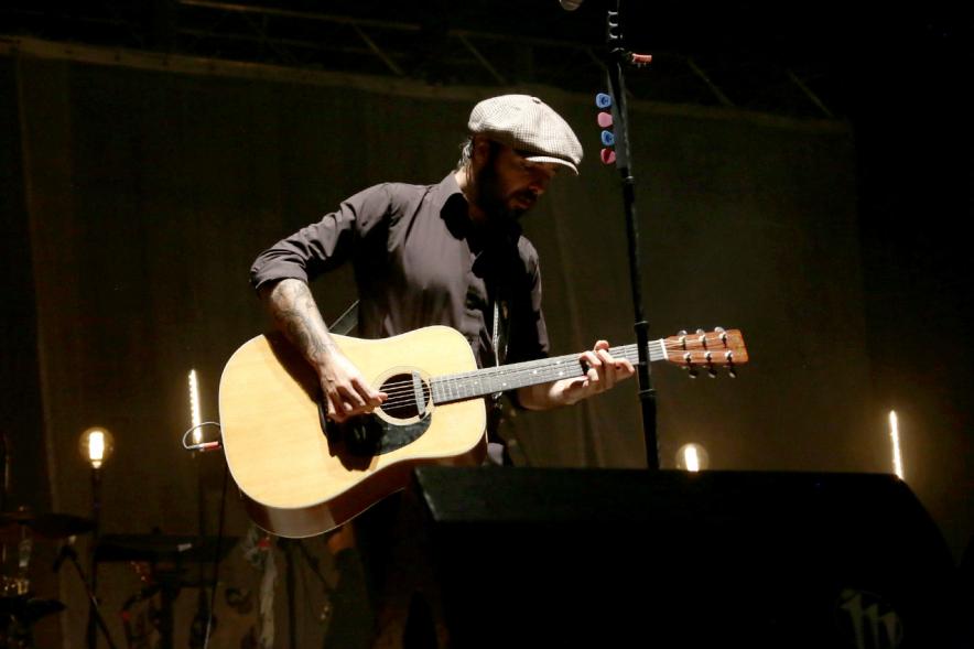 Guitarrista durante el concierto