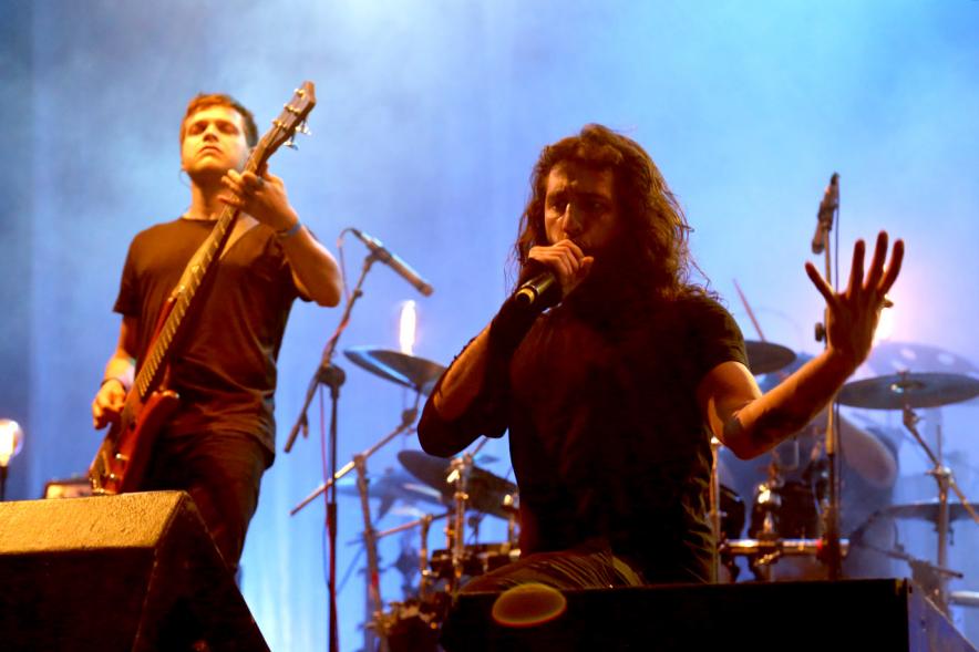 Miembros de la banda en un momento del concierto