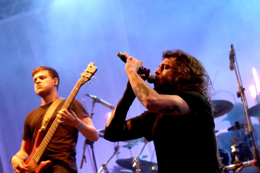 Miembros de la banda en plena actuación